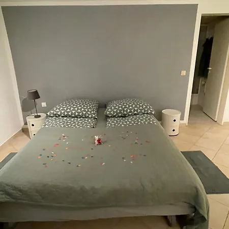 Gaestezimmer-buer Naehe Veltinsarena גלזנקירכן